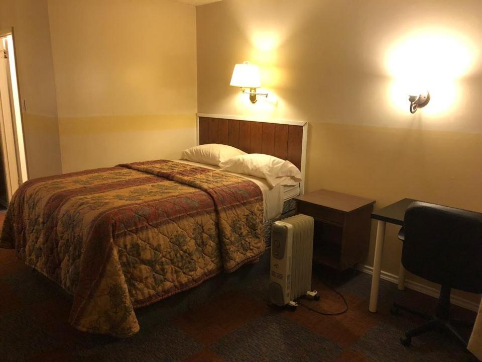 Hillcrest Motel Manning エクステリア 写真